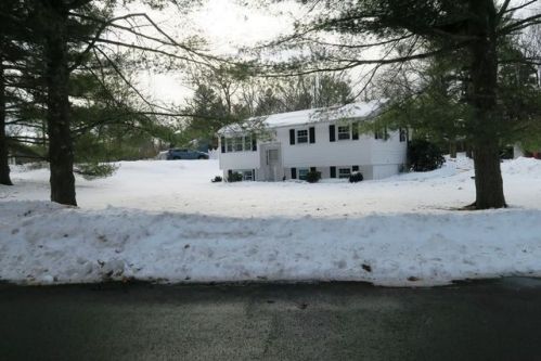 44 Endmoor Rd, Graniteville, MA 01886 exterior