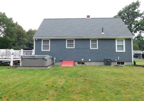 34 Hanley Rd, Somerset, MA 02725 exterior