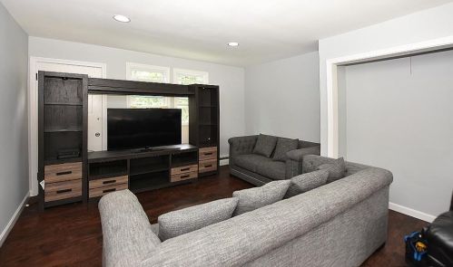 3 Arnold Dr, Johnston, RI 02919 exterior