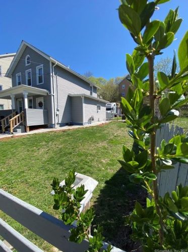 101 Oak St, Waterbury, CT 06704 exterior