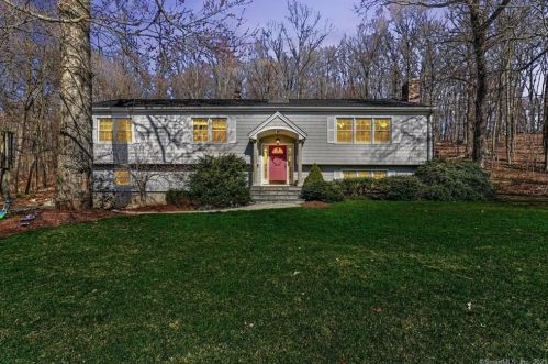 51 Jackson Dr, Bridgeport, CT 06611 exterior