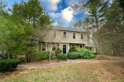 4 Stewart Ln, Kingston, MA 02364 exterior