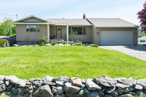 4 Darryl Ln, Salem, NH 03079 exterior