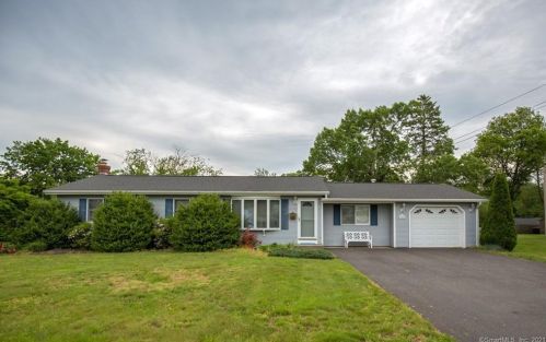 180 Green Manor Rd, Enfield, CT 06082 exterior