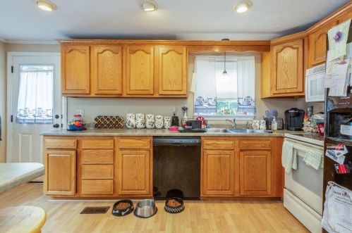 243 High Range Rd, Londonderry, NH 03053 exterior