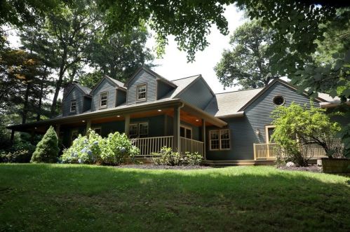 45 Trebors Way, Bridgewater, MA 02324 exterior