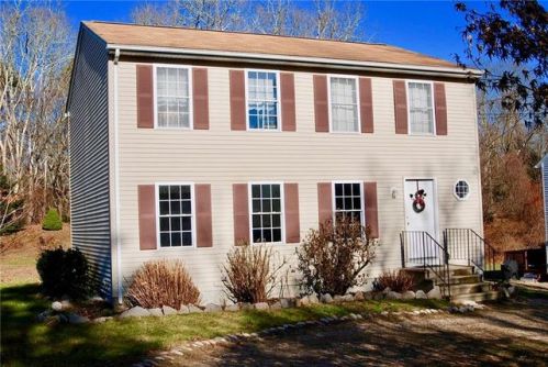 8 Sylvan Ln, Westerly, RI 02891 exterior