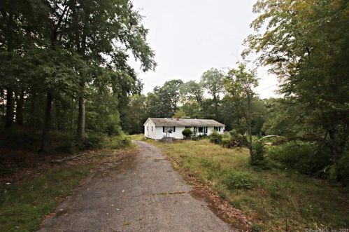 80 Thorson Rd, Seymour, CT 06478 exterior