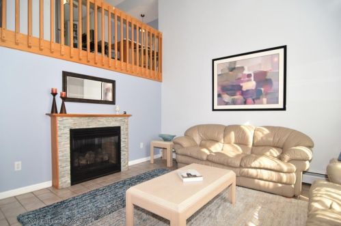 3 Almond Dr, Johnston, RI 02919 exterior
