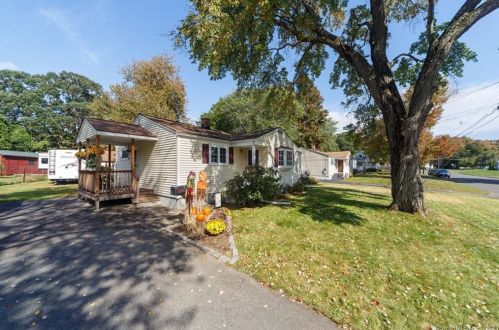 26 Concord Ter, Enfield, CT 06082 exterior