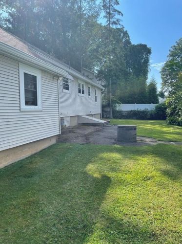 7 Steere Dr, Johnston, RI 02919 exterior