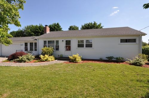 39 Winthrop St, Seekonk, MA 02771 exterior