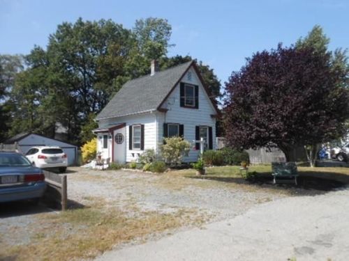 17 Nursery St, Whitman, MA 02382 exterior
