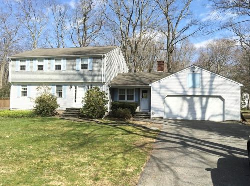 163 Ferncliffe Rd, Seekonk, MA 02771 exterior