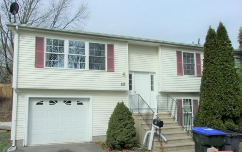 10 Ophelia St, Providence, RI 02909 exterior