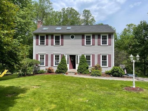 154 Wheeler Rd, Upper-Stepney, CT 06468 exterior