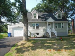 8 Garland Cir, Bridgeport, CT 06611 exterior