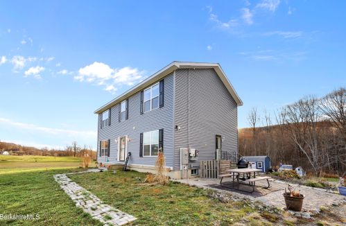 205 Bailey Rd, Hancock, MA 01237 exterior