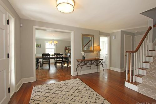 320 Hycliff Ter, Stamford, CT 06902 exterior