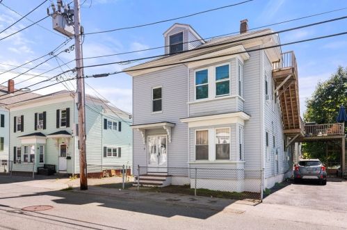 7 Oak St, Gloucester, MA 01930 exterior