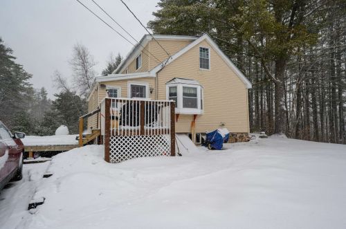 417 Sandogardy Pond Rd, Tilton, NH 03276 exterior