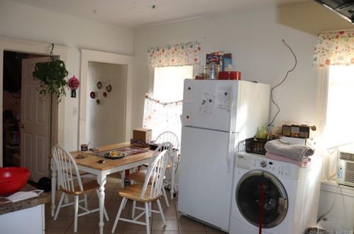 261 James St, Bridgeport, CT 06604 exterior