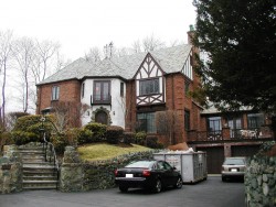 29 Ellis Rd, Newton, MA 02465 exterior