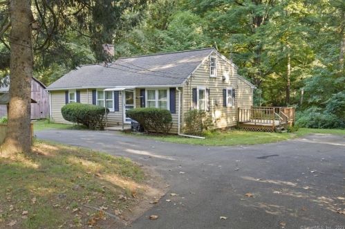 75 Cox Rd, Portland, CT 06480 exterior