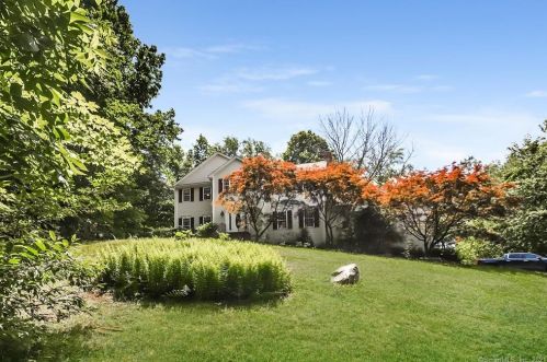 30 Oakcrest Rd, Seymour, CT 06478 exterior