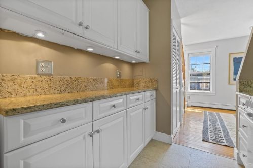 15 Dartmouth Pl, Roxbury-Xing, MA 02116 exterior
