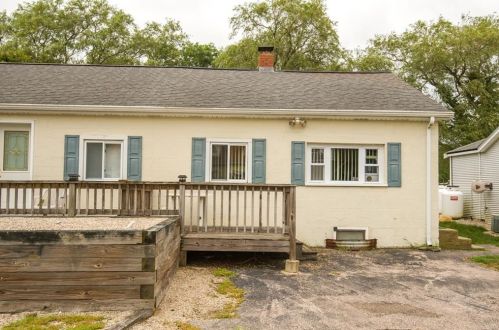 11 Rhode Island Ave, Narragansett, RI 02882 exterior