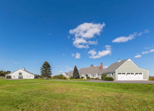 127 Sutton Rd, New London, NH 03257 exterior