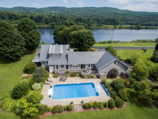 668 Old Connecticut River Rd, Springfield, VT 05156 exterior