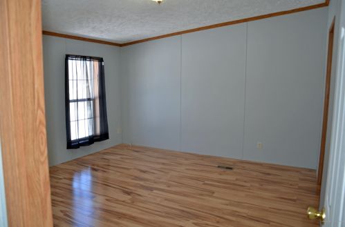 39 Tuelltown Rd, West-Paris, ME 04289 exterior