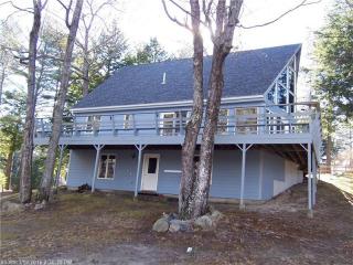 9 Two Acre Island Rd, Raymond, ME 04071 exterior