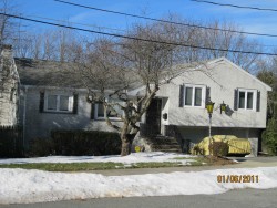 6 Peach Tree Ln, Newton, MA 02459 exterior