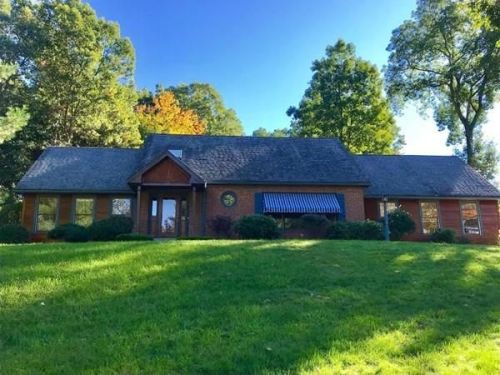 26 Longfellow Dr, Northampton, MA 01062 exterior
