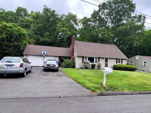 71 Ferraro Dr, Bristol, CT 06010 exterior