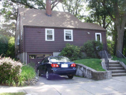 250 Woodcliff Rd, Newton, MA 02461 exterior