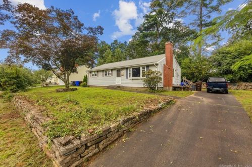 7 Cora St, Enfield, CT 06082 exterior