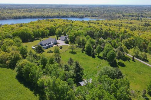 1647 Finntown Rd, Waldoboro, ME 04572 exterior