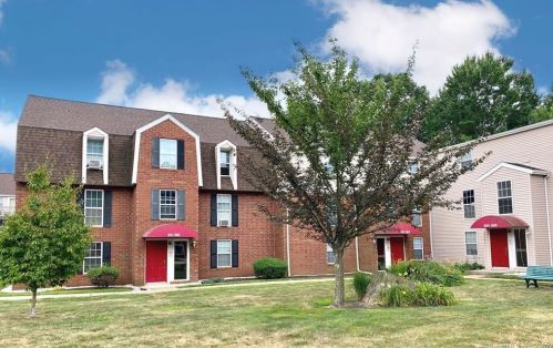 93 Heather Rdg, Huntington, CT 06484 exterior