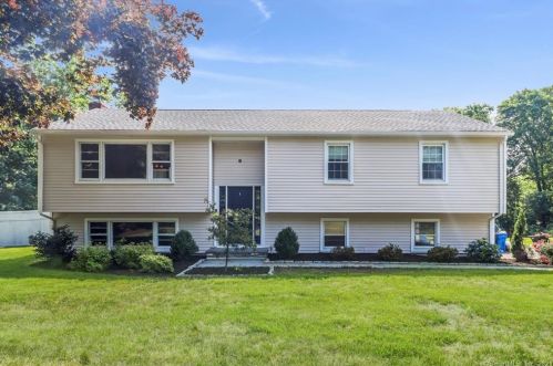 10 Squire Rd, Upper Stepney, CT 06468 exterior