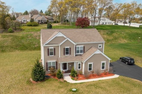 121 Farrington Ave, Norfolk, MA 02056 exterior