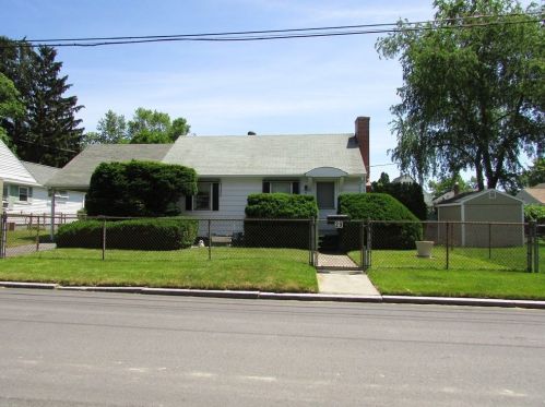 29 Amesbury St, Worcester, MA 01605 exterior