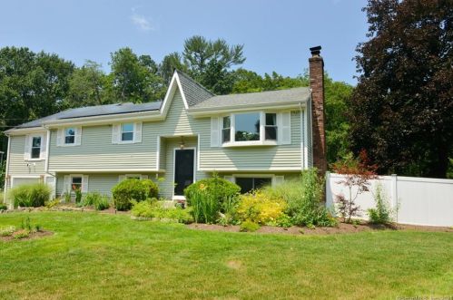 99 Redwood Dr, Bristol, CT 06010 exterior