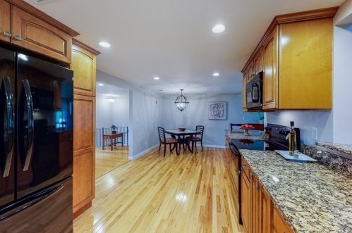 42 Colonial Rd, Medfield, MA 02052 exterior