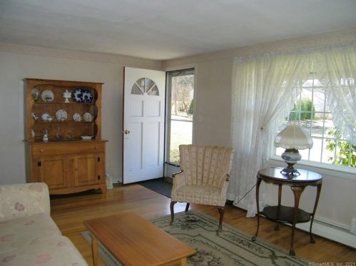 11 Prout St, Portland, CT 06480 exterior
