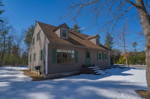 17 Balcom Rd, Pelham, NH 03076 exterior