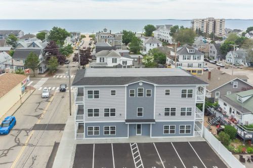 21 Union Ave, Old Orchard Beach, ME 04064 exterior